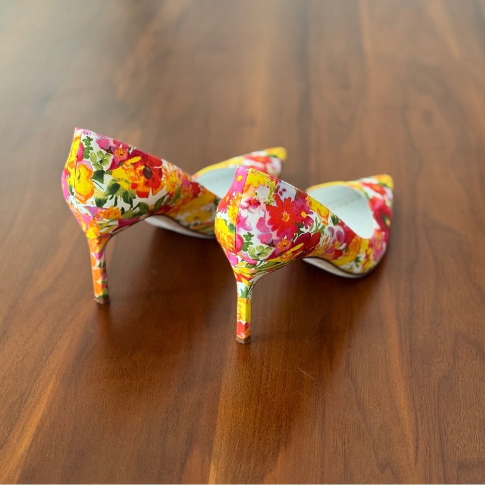 Manolo Blahnik Yellow and Red Floral Point Toe Pump Heels, 38 - Picture 2 of 4